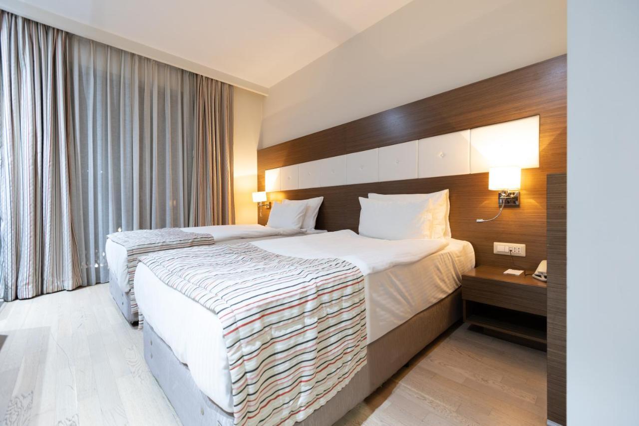 Hotel Dukagjini Peje Ngoại thất bức ảnh