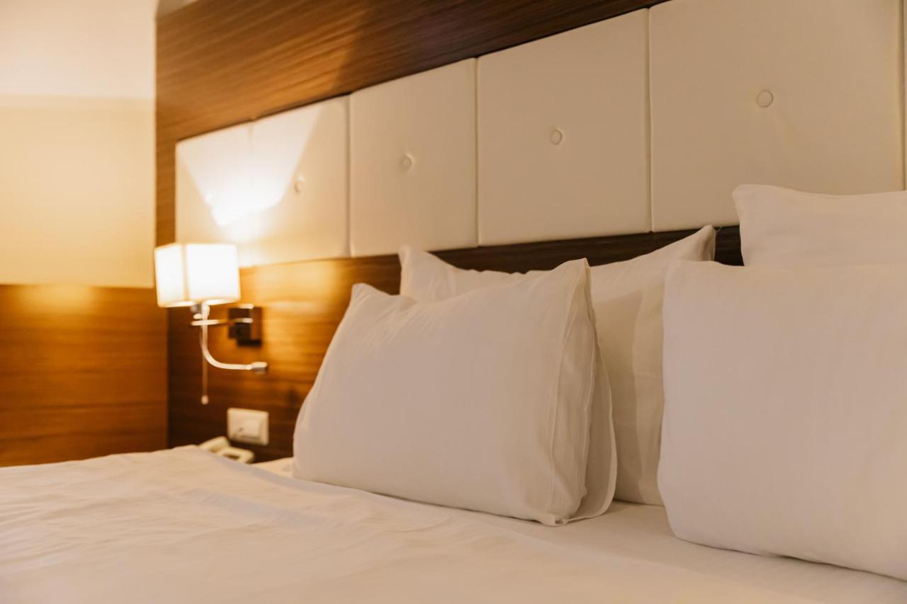 Hotel Dukagjini Peje Ngoại thất bức ảnh