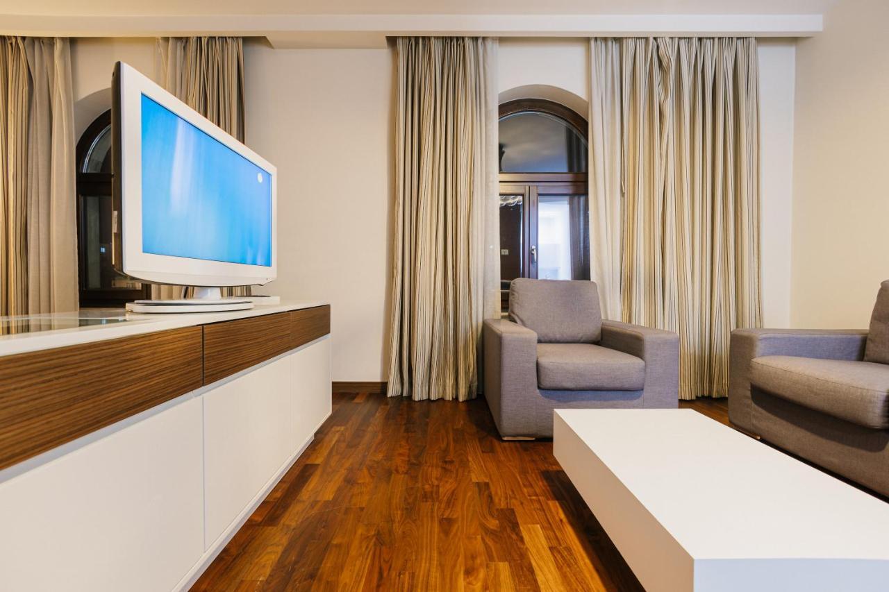 Hotel Dukagjini Peje Ngoại thất bức ảnh
