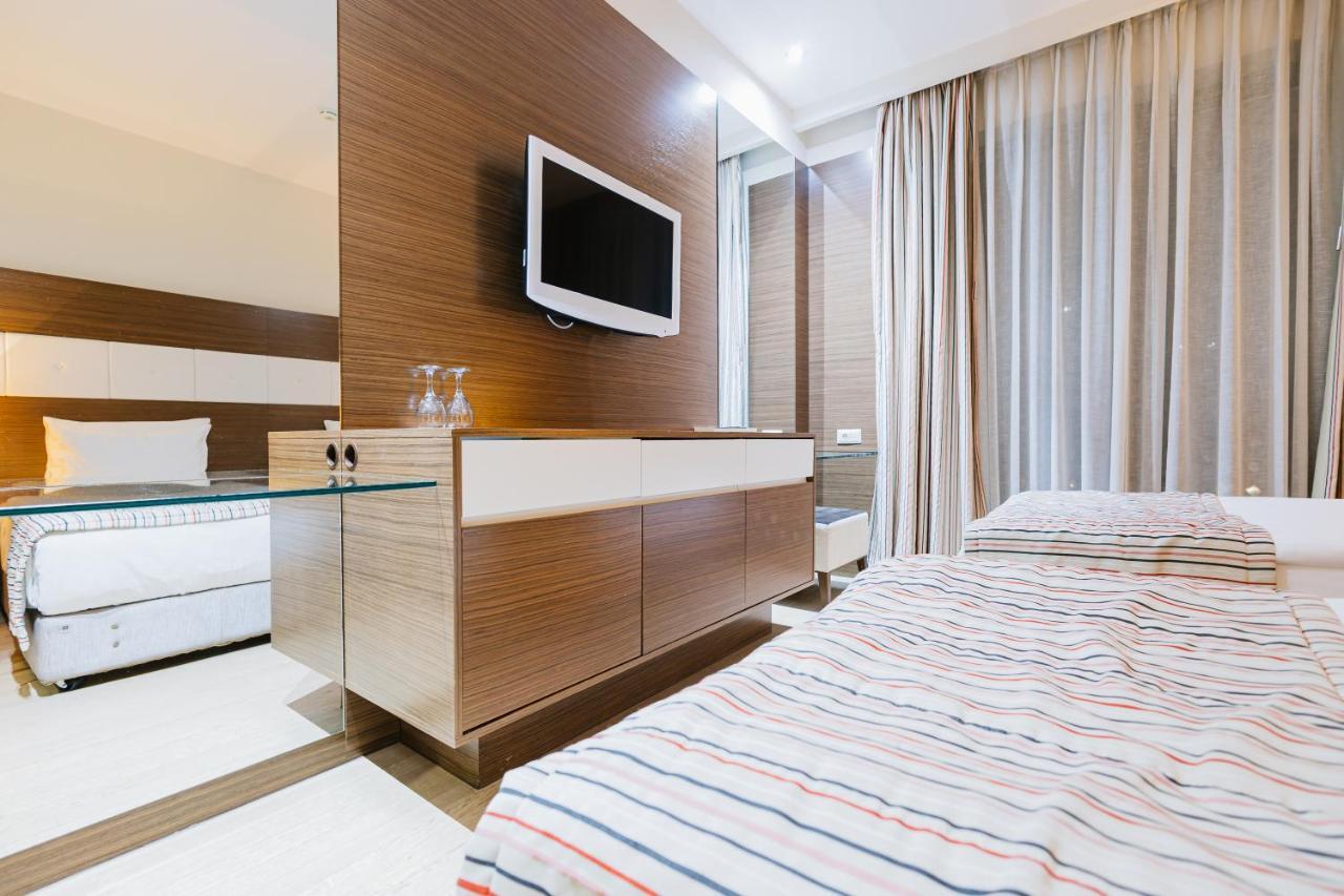 Hotel Dukagjini Peje Ngoại thất bức ảnh