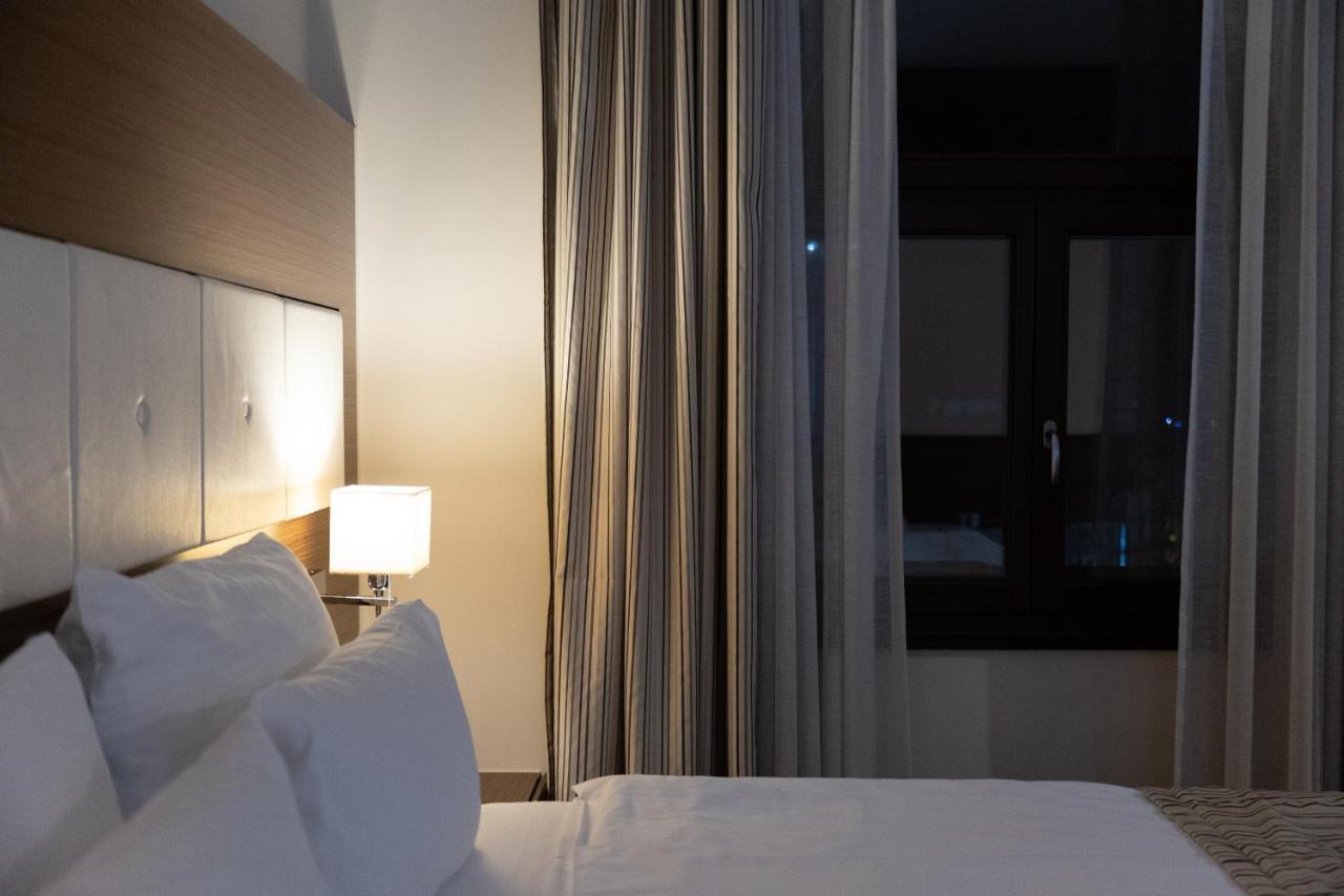 Hotel Dukagjini Peje Ngoại thất bức ảnh