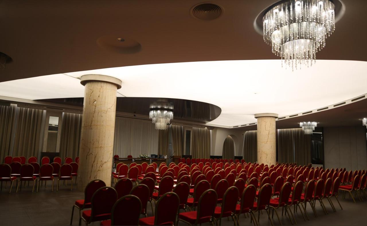 Hotel Dukagjini Peje Ngoại thất bức ảnh