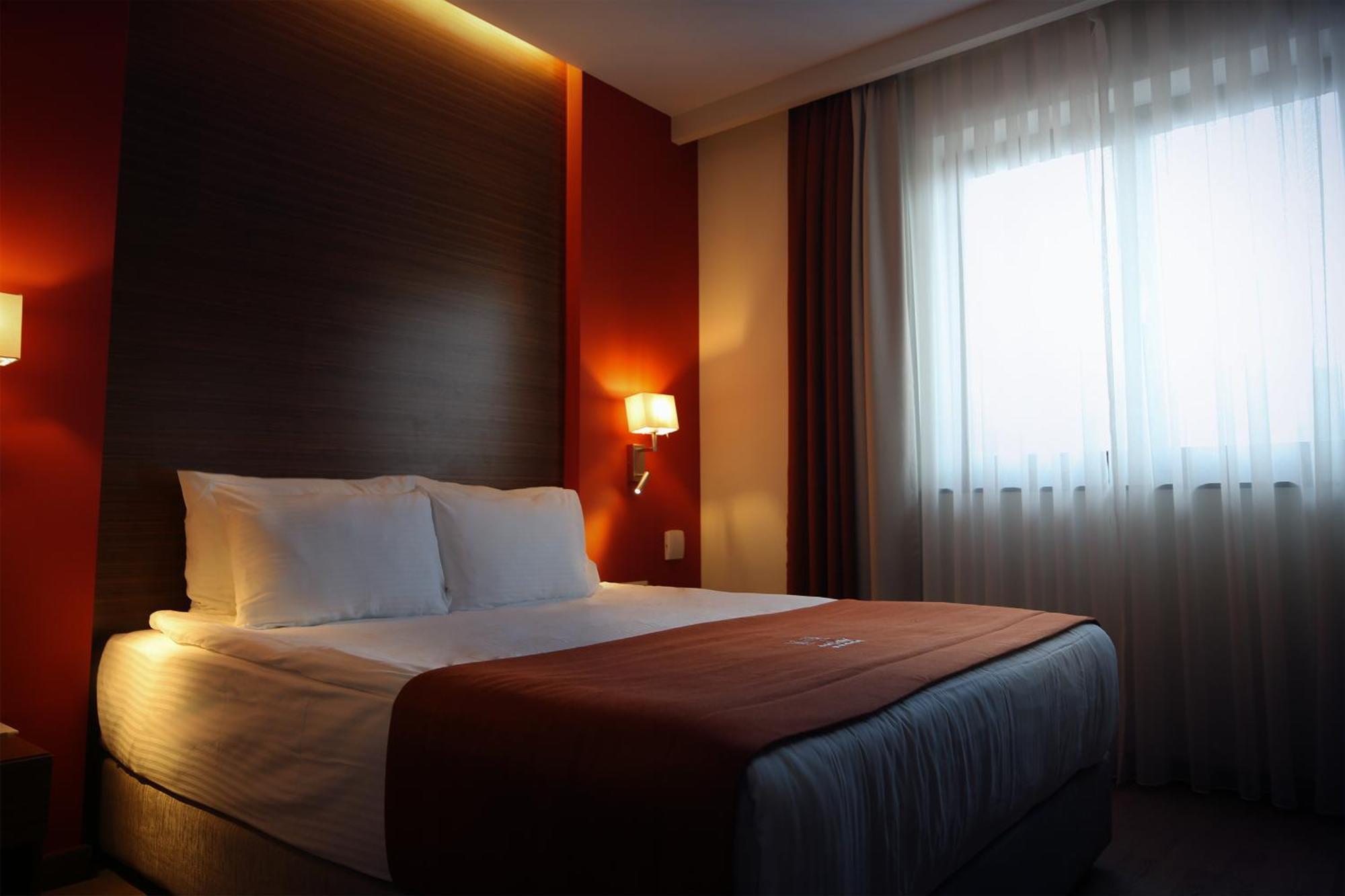Hotel Dukagjini Peje Ngoại thất bức ảnh